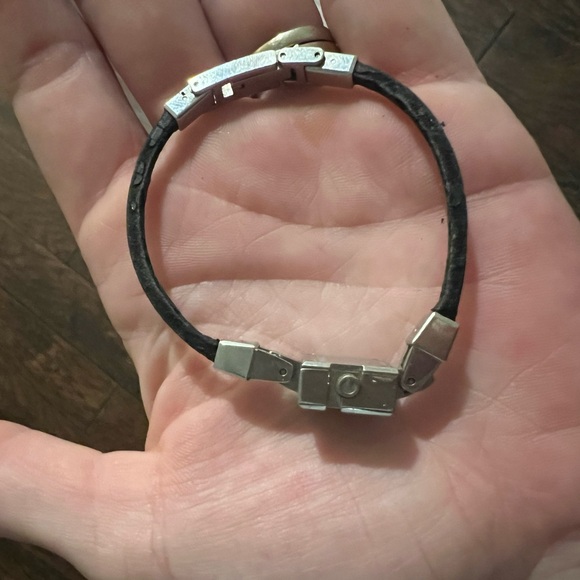 Authentic Gucci watch with diamond face. - Picture 2 of 2